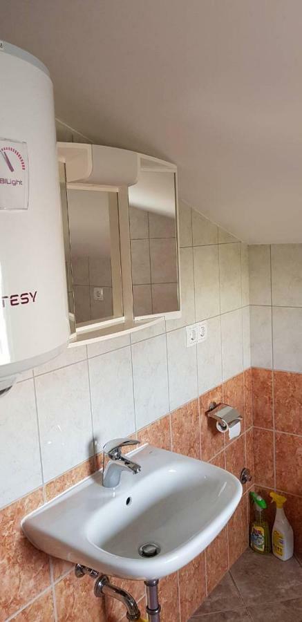 Slatina 13/1 Apartman Vir Kültér fotó